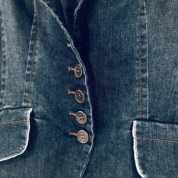 Zara | Fitted Denim Jacket - Picture 4 of 11